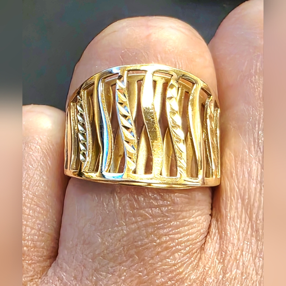 🪷18k Power Ring- size 5.5